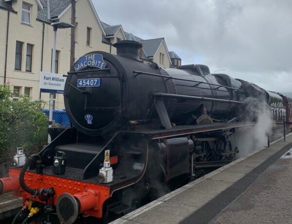 Jacobite Express: Embarque no Trem de Harry Potter na Escócia com Guia Brasileiro